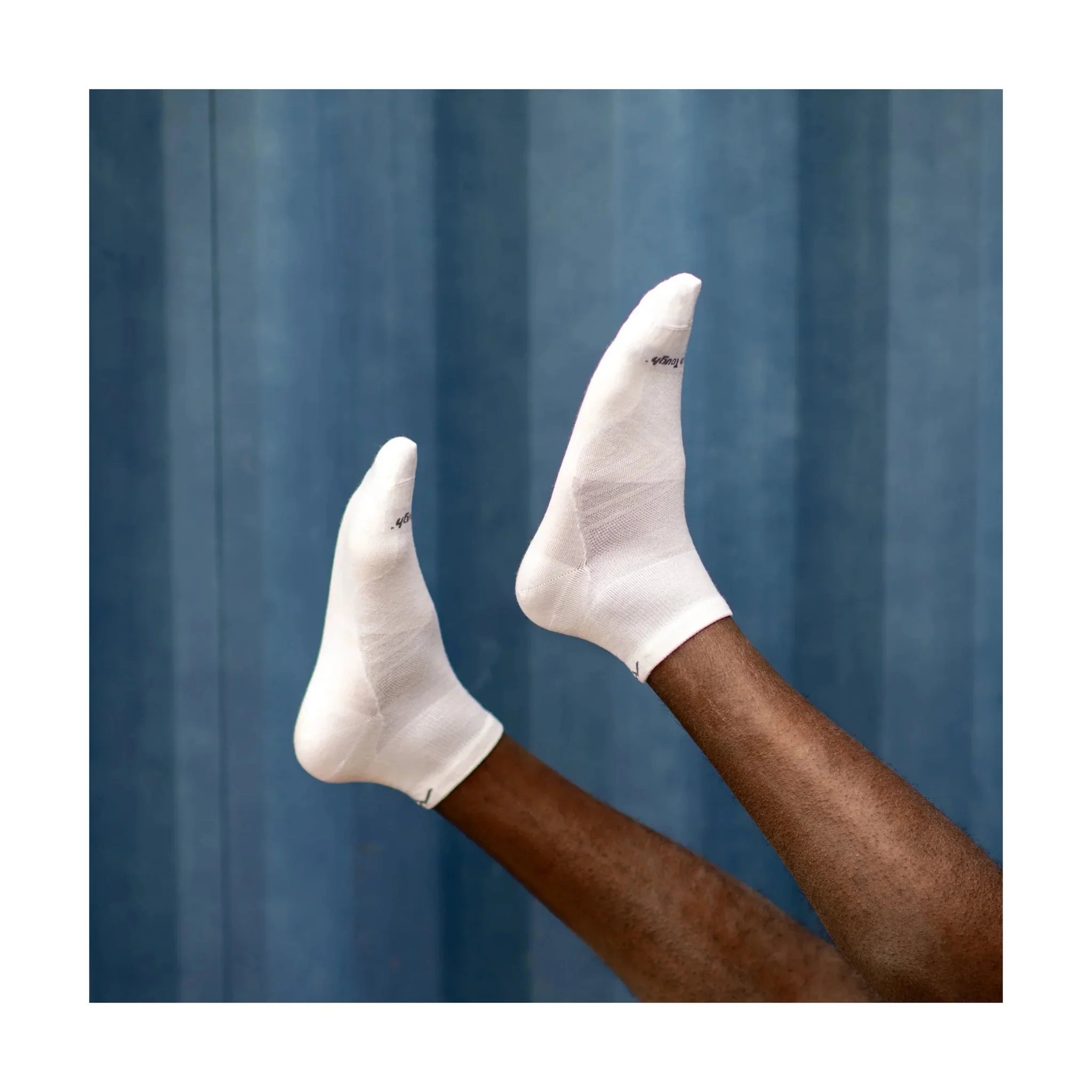 Darn Tough Vermont Men's Coolmax Run Quarter Ultra Lightweight Running Sock - White - Image 2
